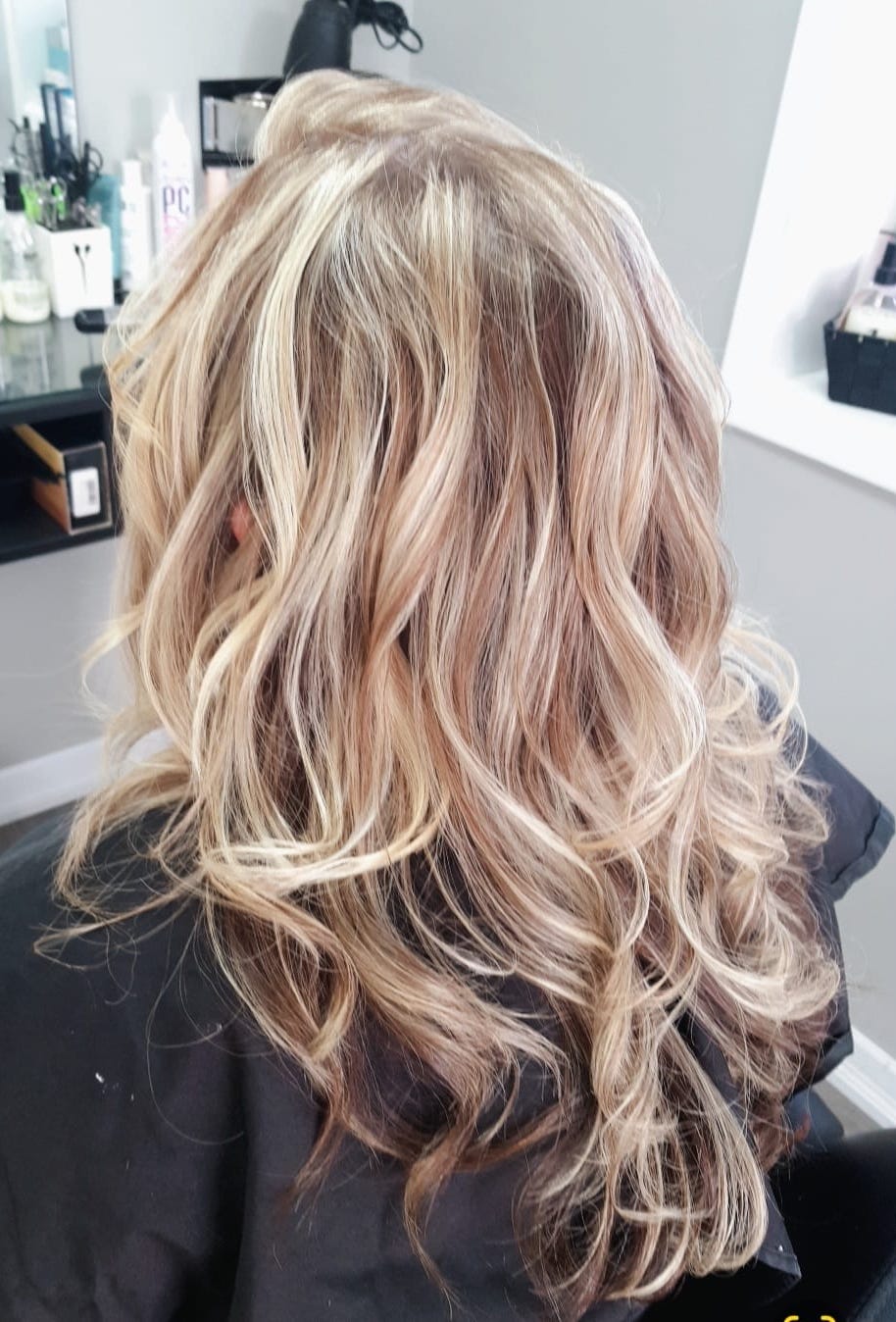 Blonde hair colour and hair cut by Sania M Hairstylist, hairdresser based in Guelph.